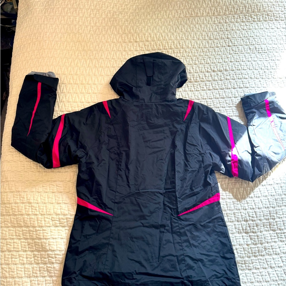 New with tags. Coat shell and detachable fleece liner